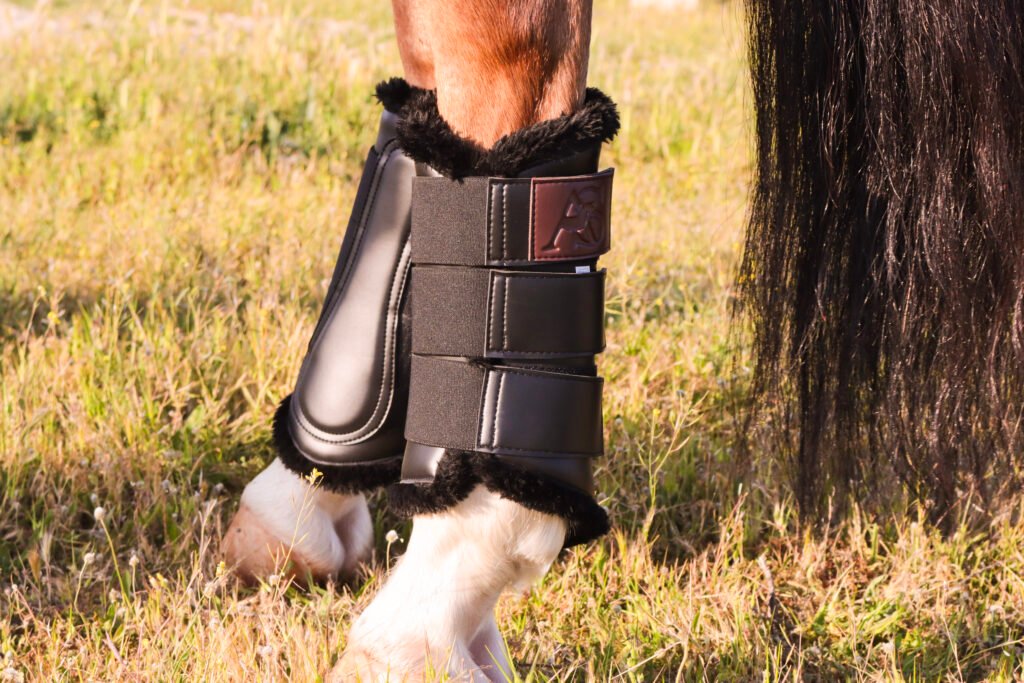 PHYROS I | Protectores | Negro